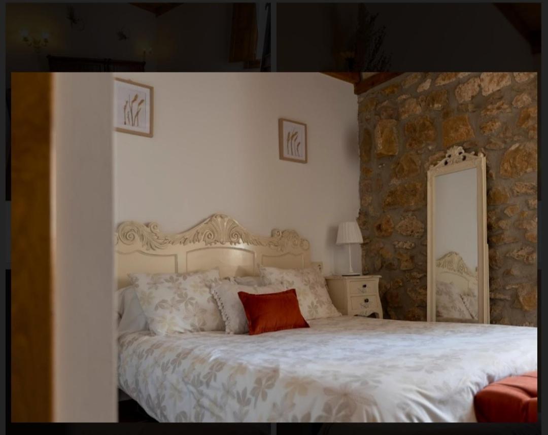 Hotel Rural En Las Cascadas De Tobera Exterior photo